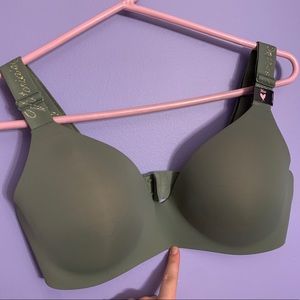 *brand new* VS bra